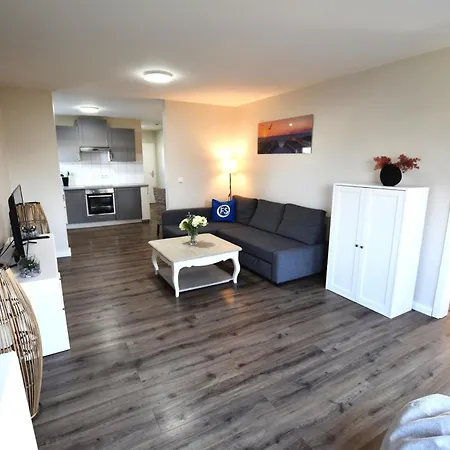 Haakestrasse 8